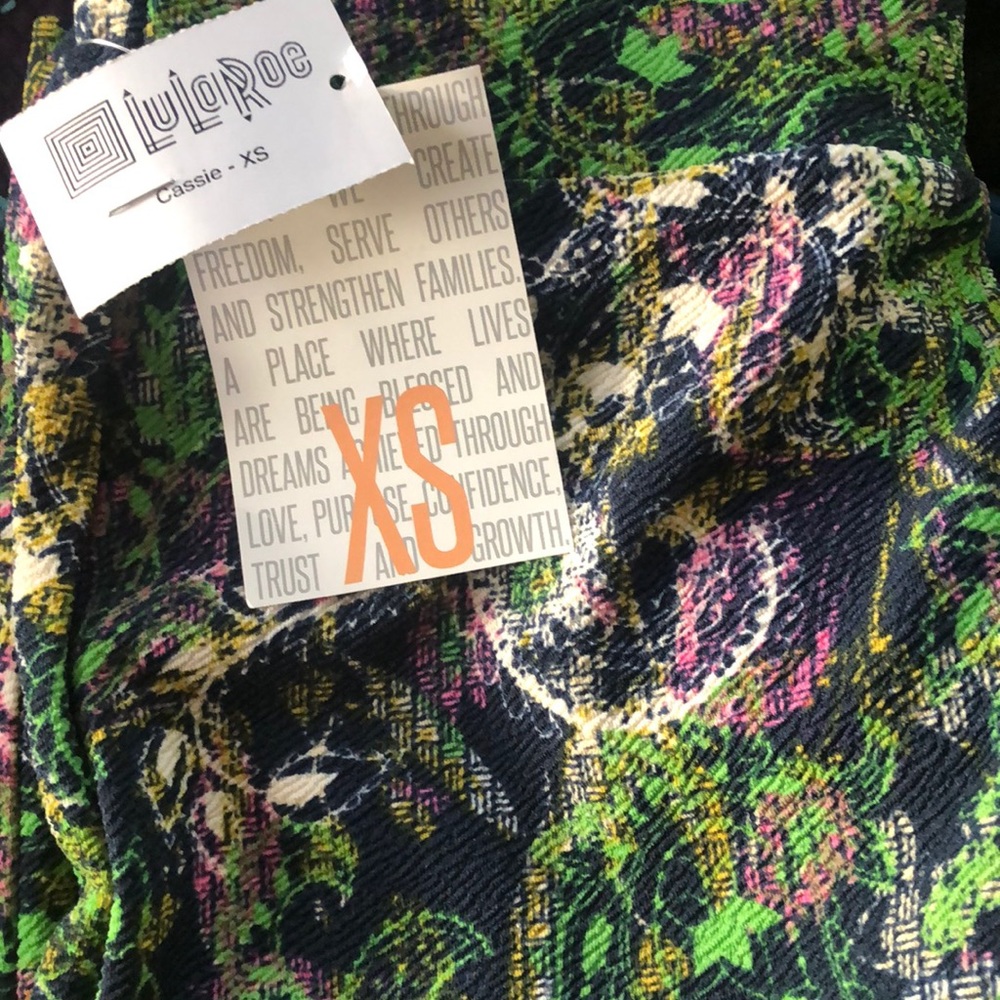 XS LuLaRoe Cassie skirt